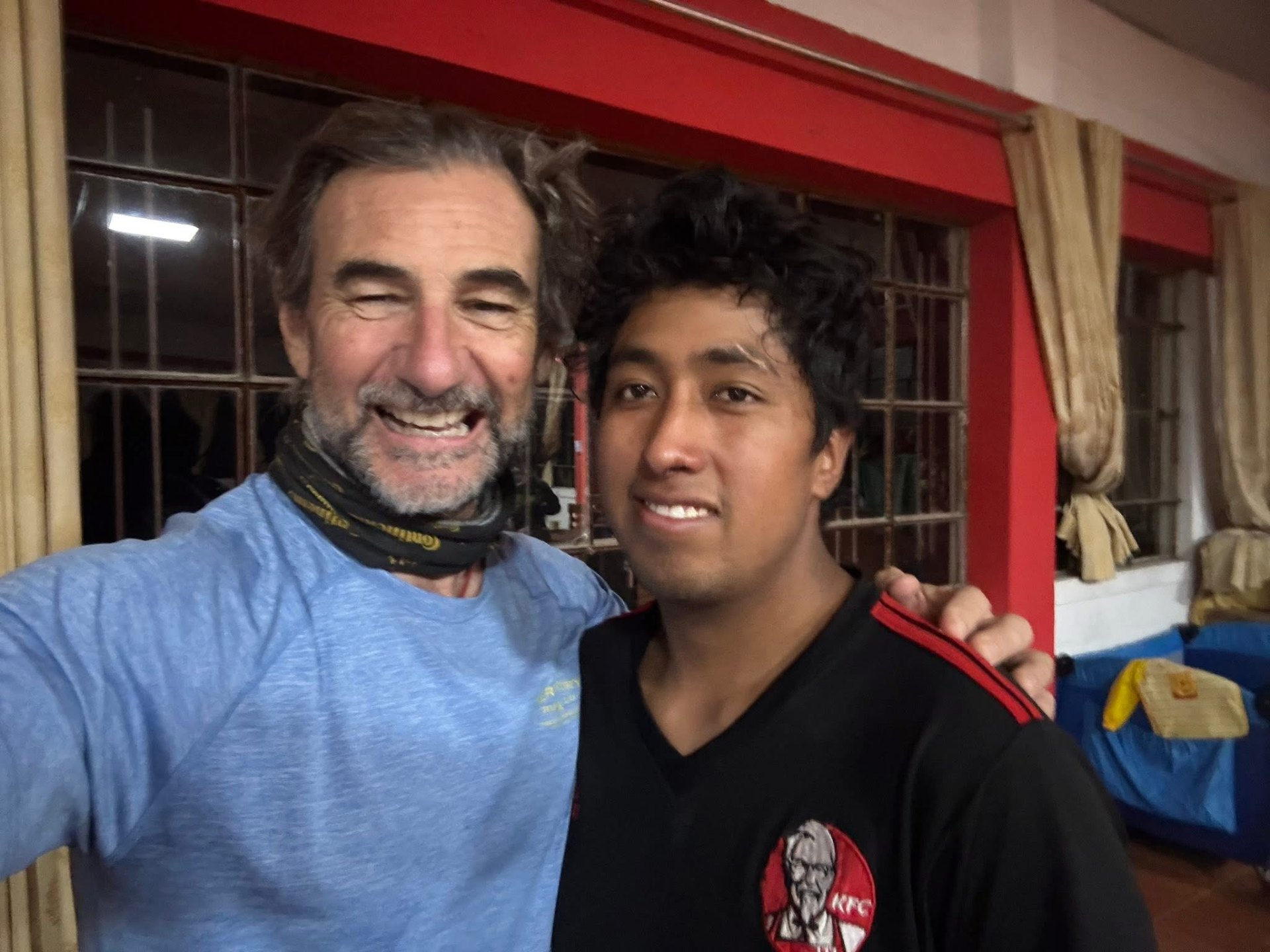People connecting during DO GOOD community work in Peru