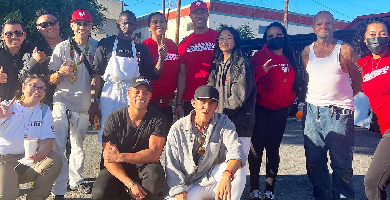 DO GOOD volunteers at Sunday outreach on Skid Row